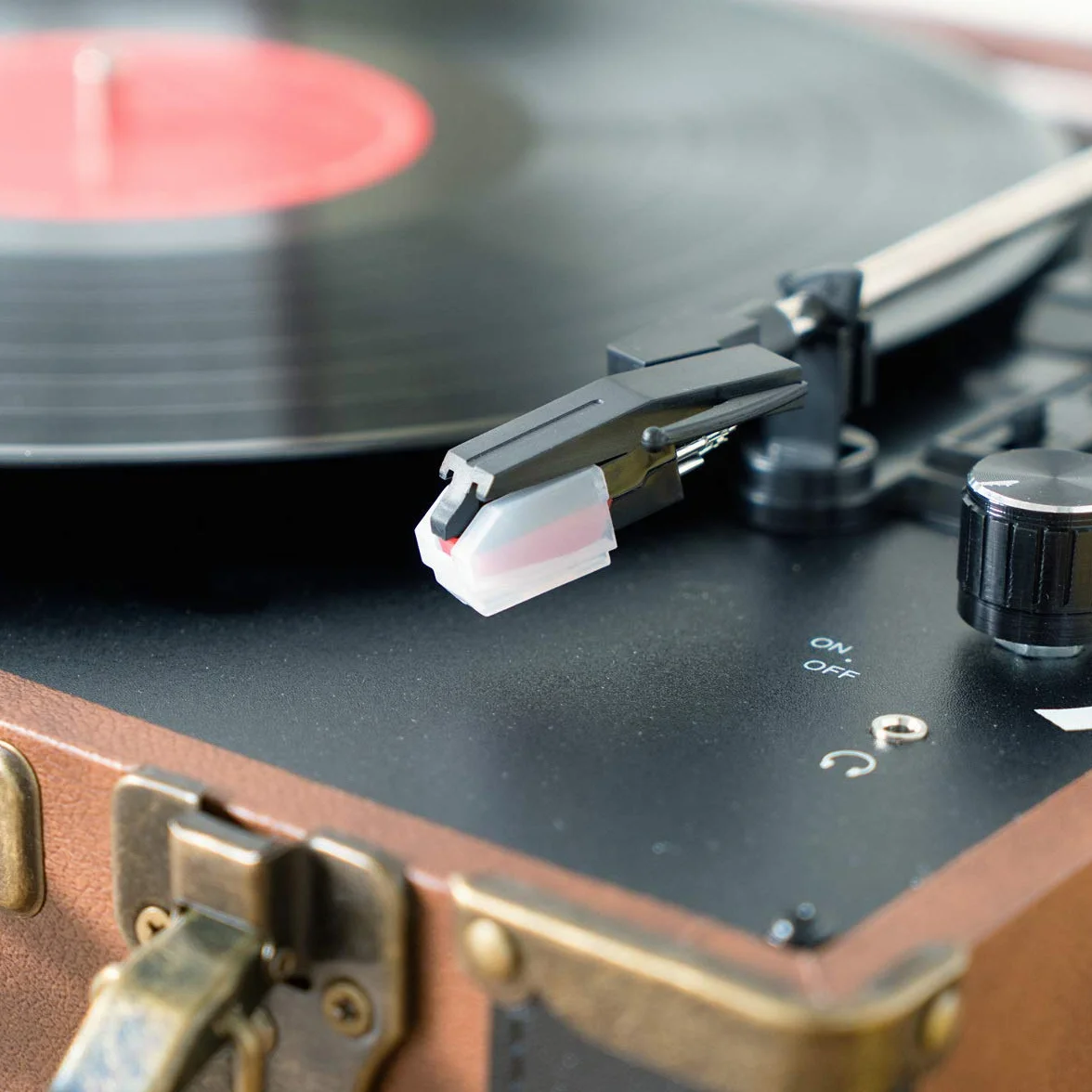 Navaris 2x zamienna igła gramofonowa z igłą do płyt winylowych - stalowa igła z safirem na szczycie do płyt 33 45 78 rpm - zamienna igła gramofonu, system rysików