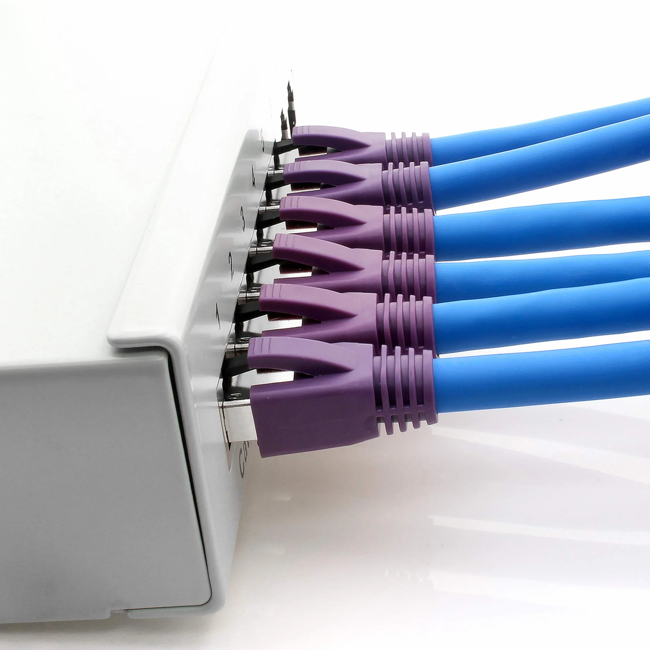 1aTTack.de 2 m kabel sieciowy Cat.8 CAT8 CAT 8 2000 MHz 40 Gbit s 40 GBase-T High End Poe + kabel krosowy Ethernet AWG24 miedziany LSZH niebieski - 1 sztuka 2 m