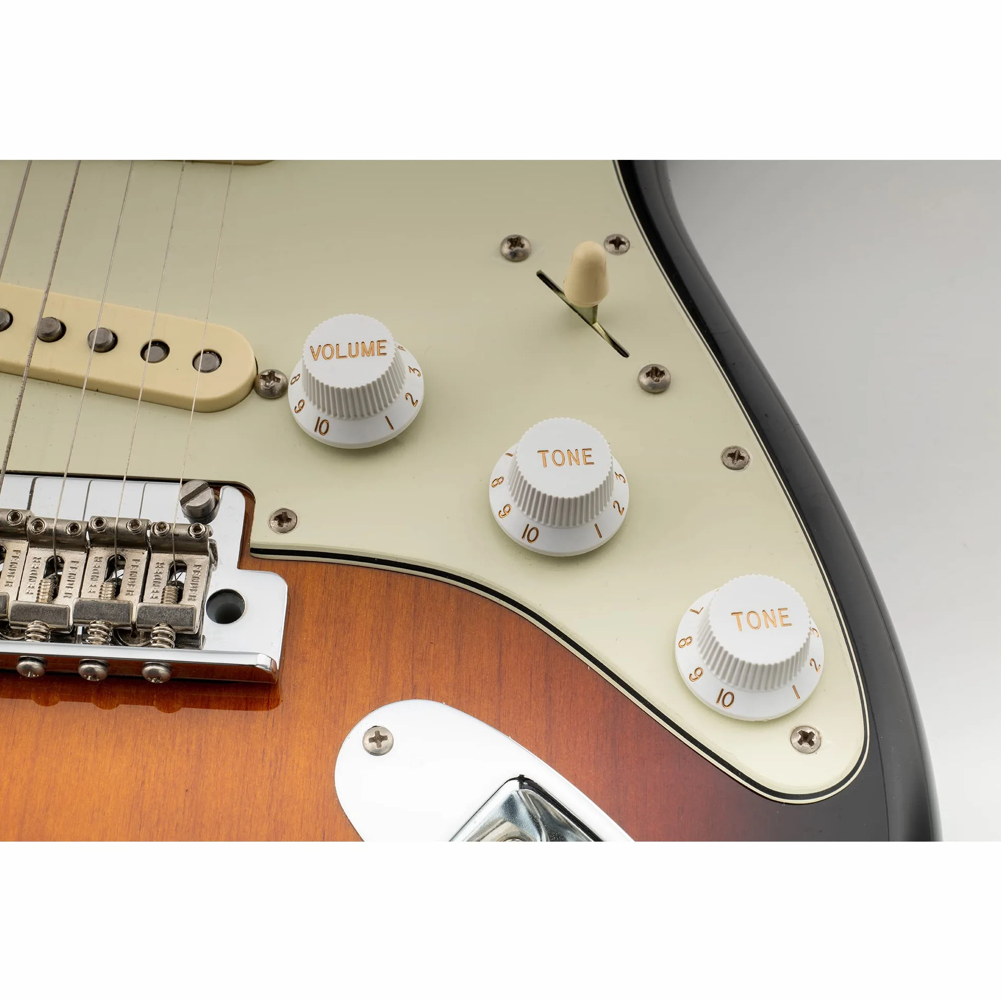 Musiclily Pro Calowa Gałka Potencjometru Strat Knobs 1 Volume 2 Tone do Gitary Elektryczny Typu Stratocaster, Biały(3 szt.)