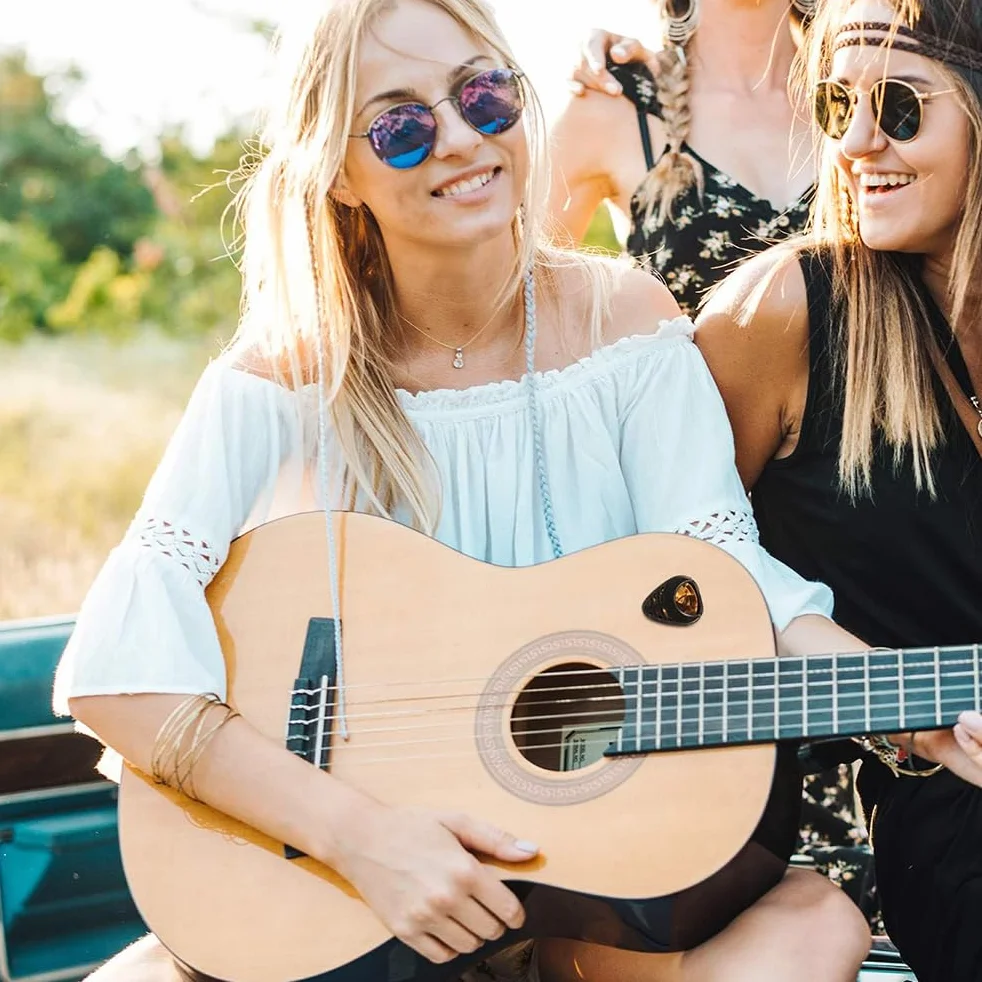 6 sztuk uchwytów na kostki do gitary z samoprzylepnym tyłem i sprężynami, praktyczne umieszczenie na gitarze