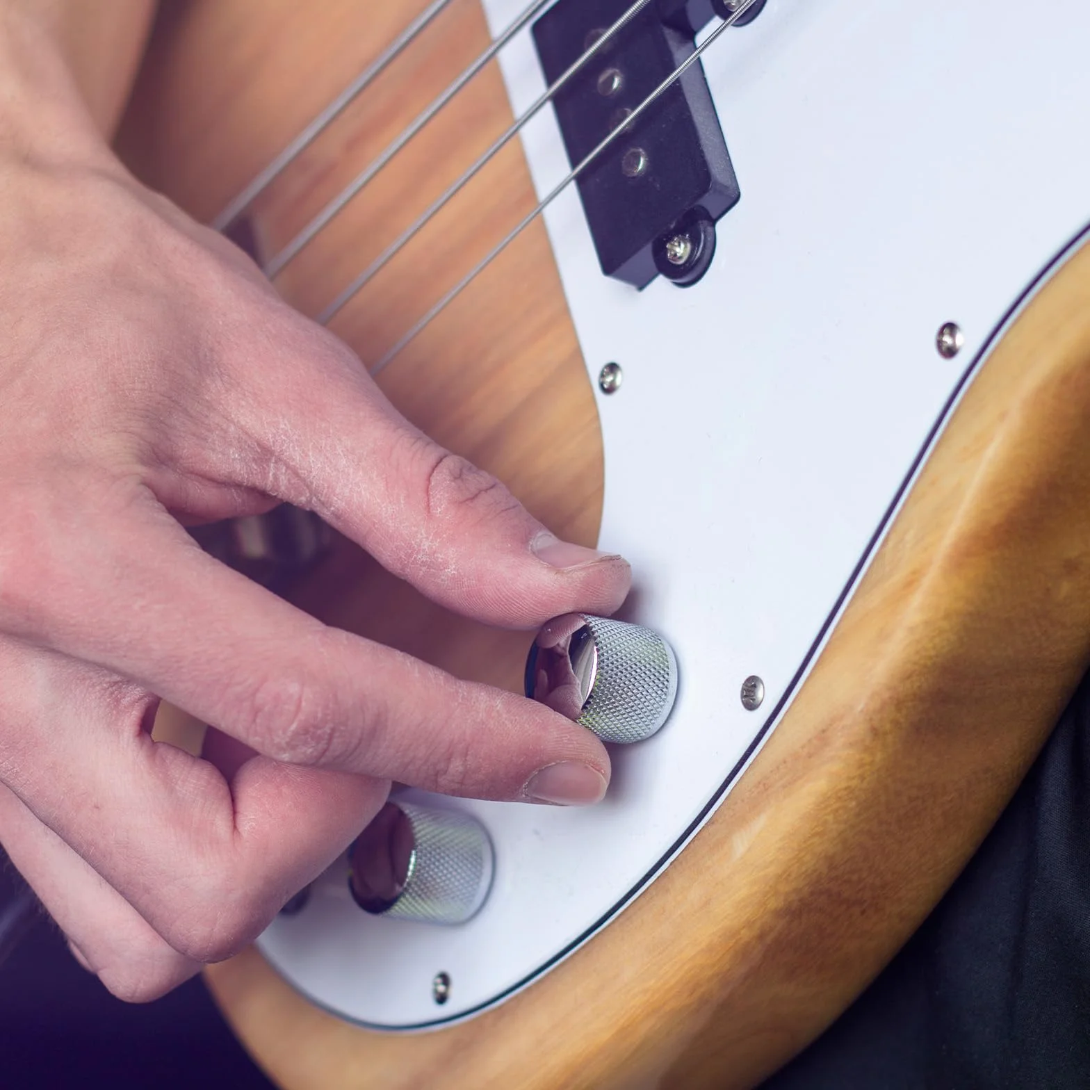 QUARKZMAN 4 szt. Gitara Metalowe Gitara, Gałki Regulacja głośności 6 mm x 13 mm Gałki Potencjometr ze śrubą mocującą do gitary elektrycznej Bas, srebrny